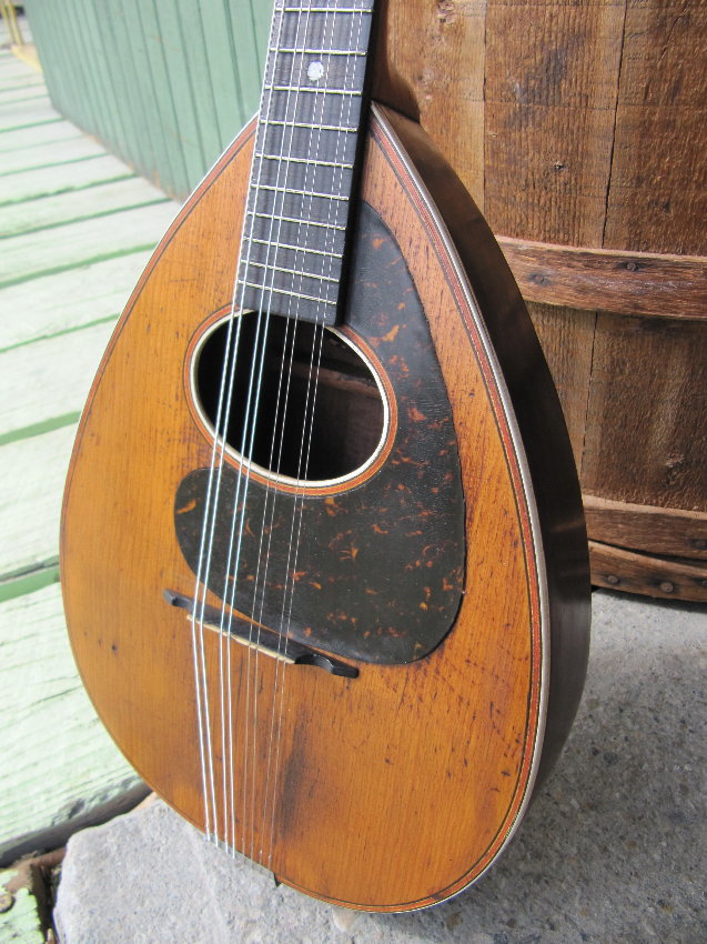 c.1920 Victoria Mandolin