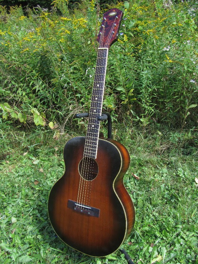 c.1947 Oahu by Harmony H1190 Guitar