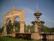 Arco de Ingreso y Fuente