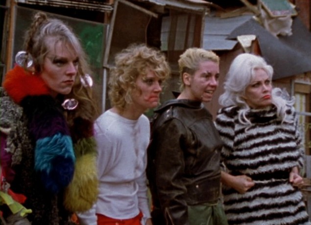 [Desperate-Living-Susan-Lowe-Liz-Renay-3.jpg]