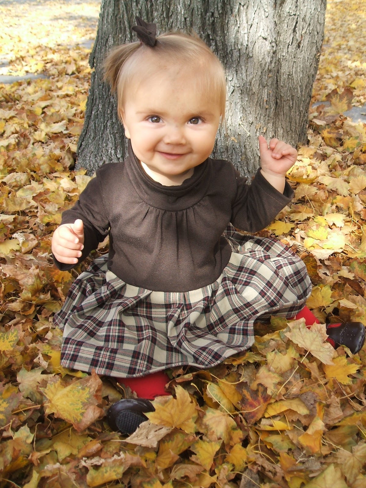 Turtleneck Dress Tutorial - Peek-a-Boo Pages - Patterns, Fabric & More!