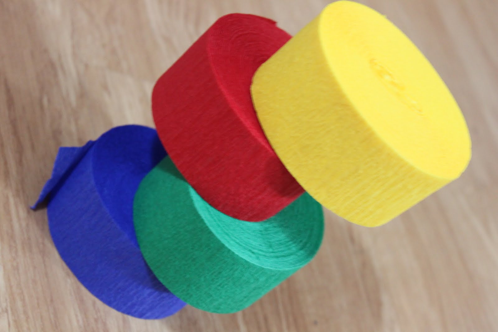 25+ Party Decorations Using Crepe Paper, Amazing Ideas!