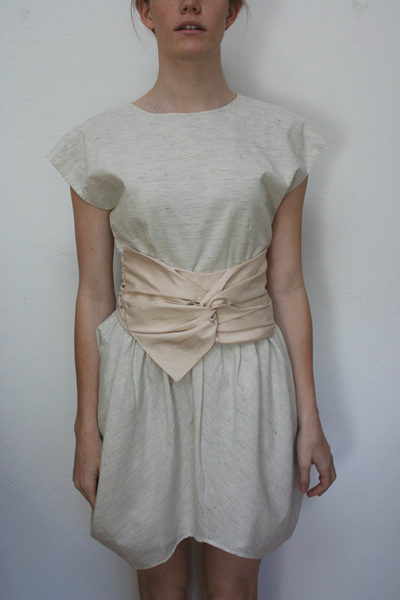 [mr_larking_bow_dress.jpg]