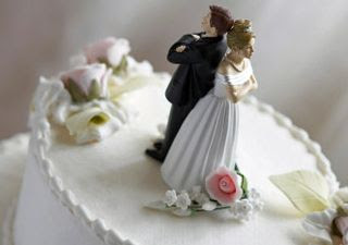Photo Credit: http://premalanay.wordpress.com/2009/11/16/divorce-cakes/