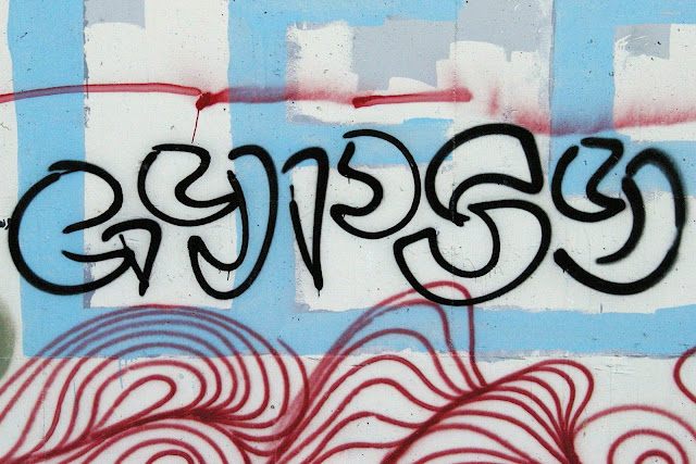 3 Lil Birdz I Have A Thing For Graffiti 
