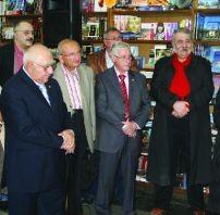 [Dinu+Sararu+lansare.JPG]