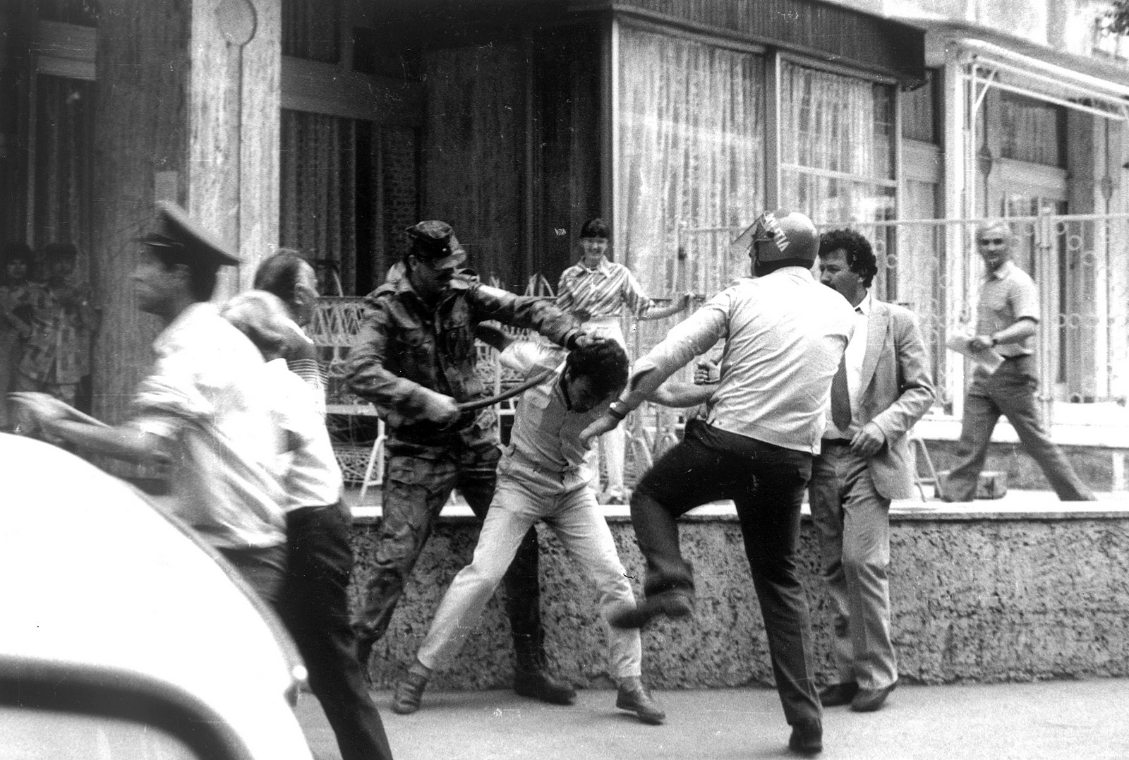 [Mineriada+Roncea+13-15+iunie+1990+Goldstein.jpg]