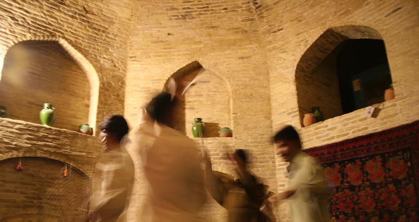 [30+Dans+Iranian+Caravanserai+Roncea.JPG]