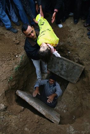 [copil+inmormantat+in+gaza+3.jpg]