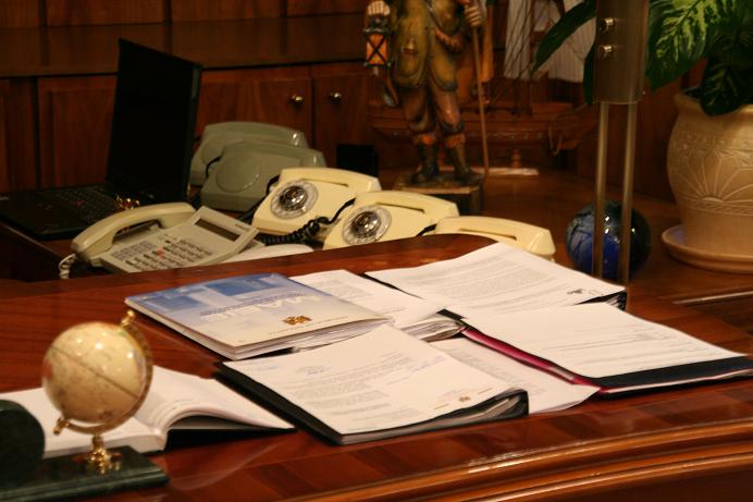 [Biroul+lui+Stratan+5.JPG]