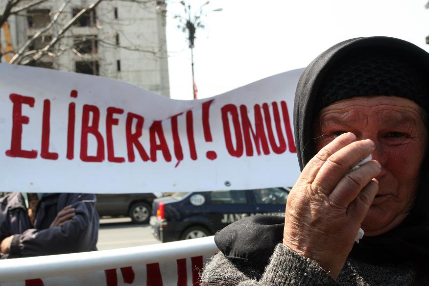 [Eliberati-l+pe+Gigi+Becali.jpg]