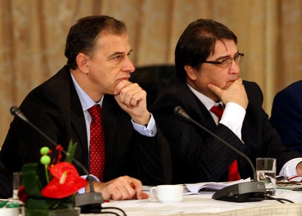 [hurezeanu+geoana.jpg]