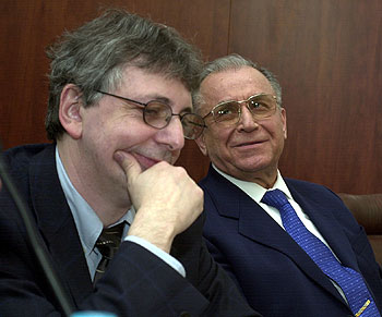 [Tismanenu+Iliescu+KGB+Trotki+Lenin.jpg]