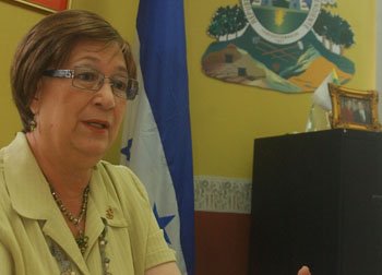 [gobernadora%20secta.jpg]