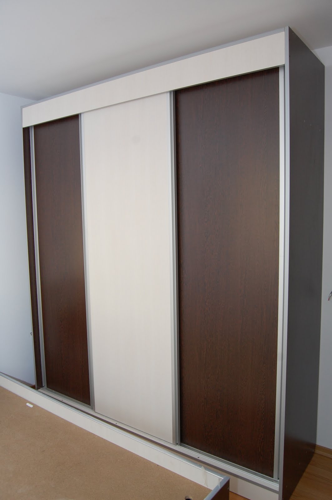 BLOGUL CU MOBILA: Dormitor-dressing, pat