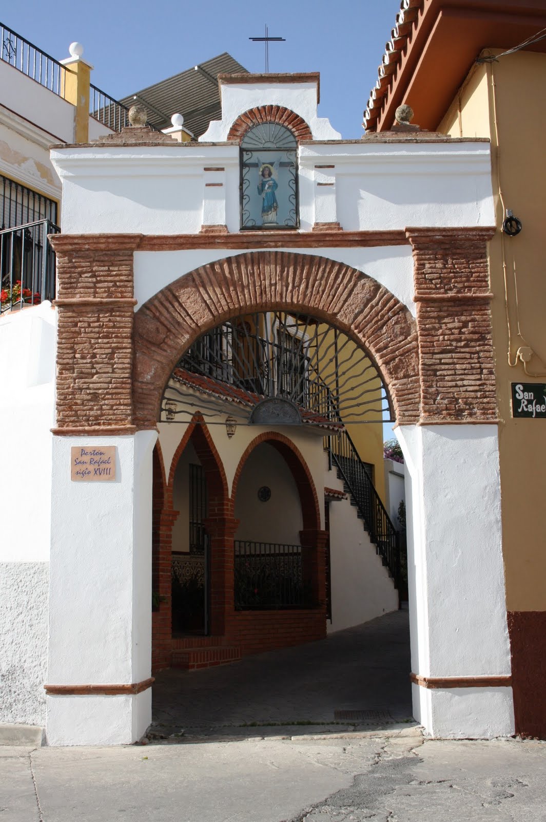 Foto de Portón de San Rafael en Alhaurín el Grande, Málaga
