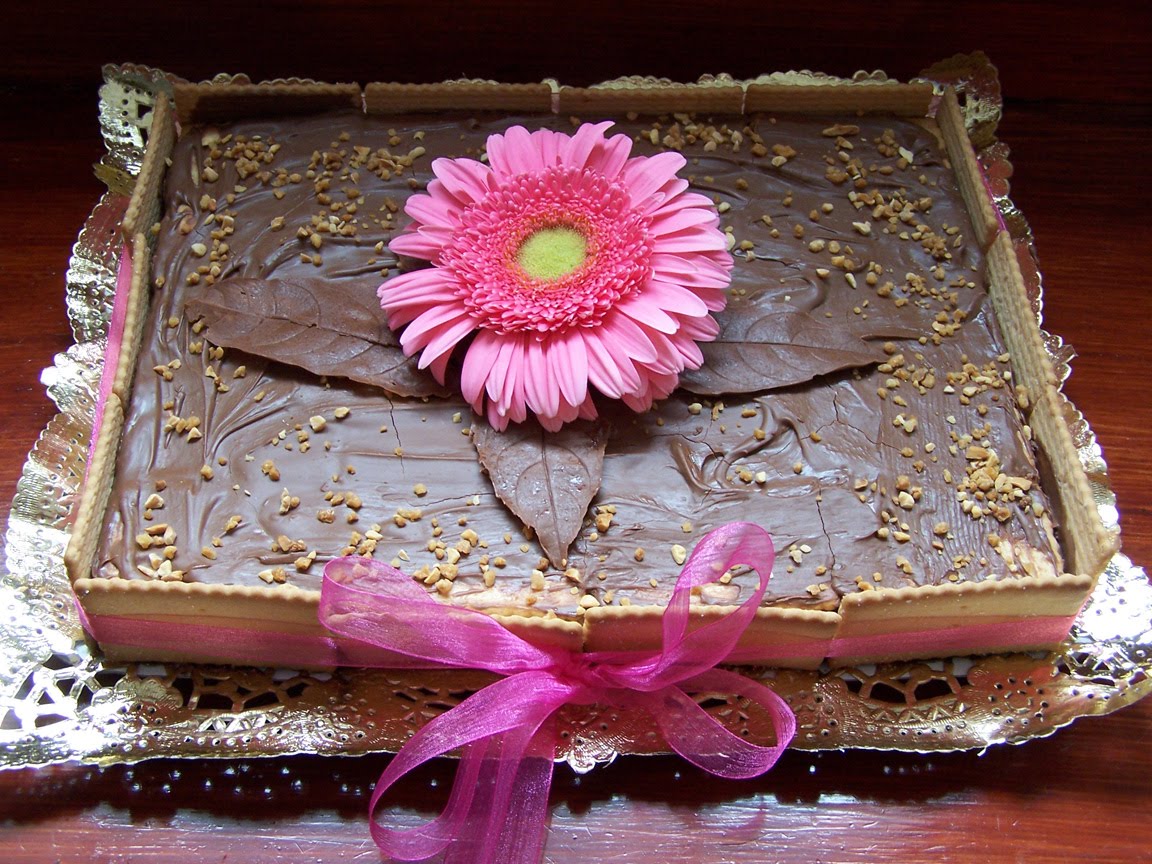 Cocianita Tarta de galletas, Nocilla y almendras Cocianita Tarta de galletas, Nocilla y almendras