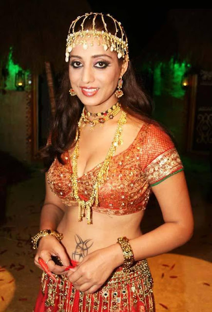 Mahie Gill in Mirch