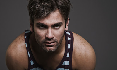 M&M Internacional: Biografia de Mauricio Mejia