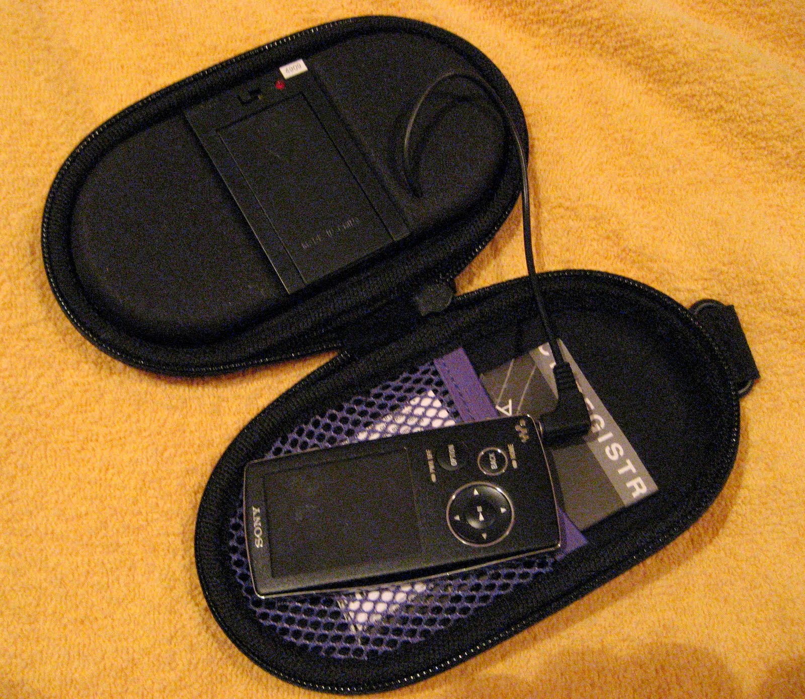 Living Rootless Portable speakers for MP3 player