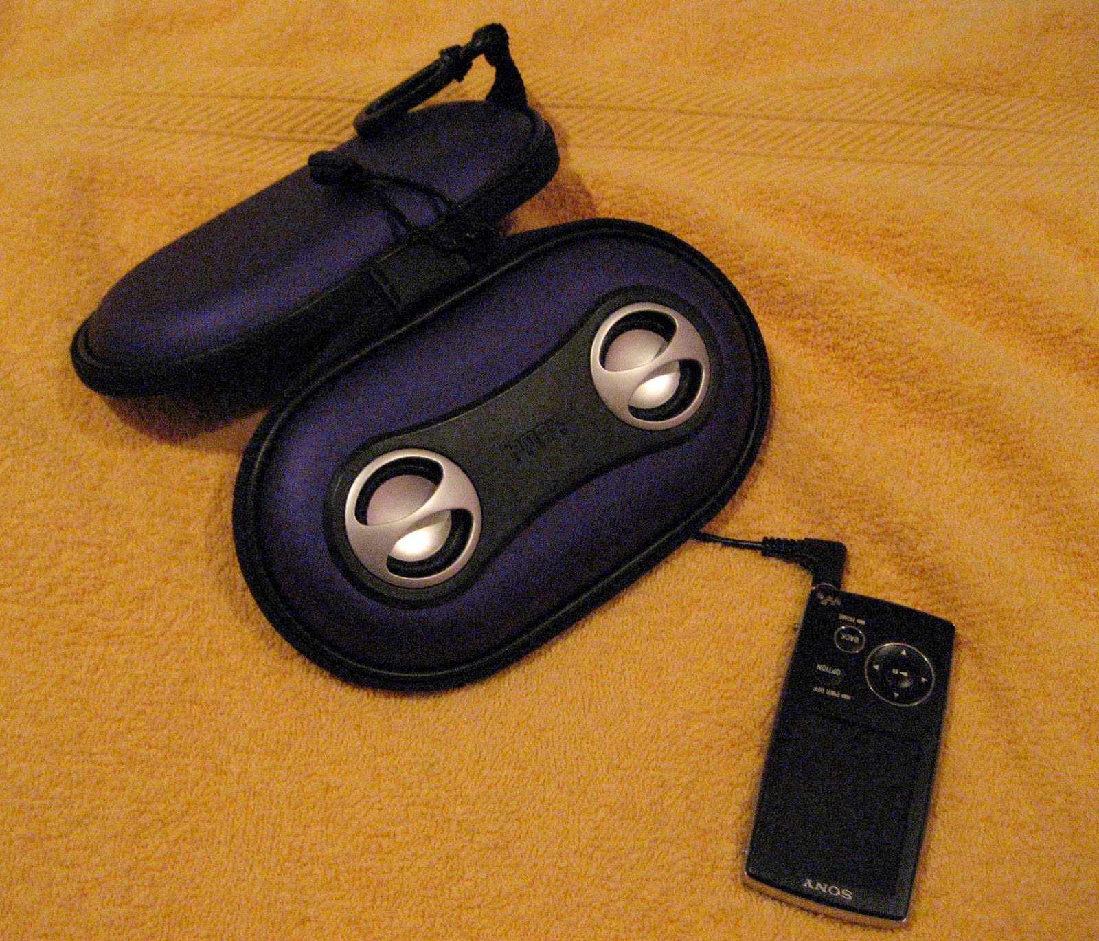 Living Rootless Portable speakers for MP3 player