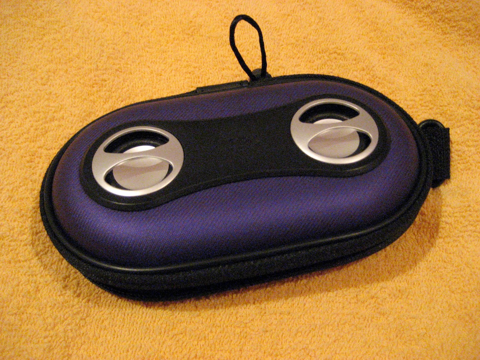 Living Rootless Portable speakers for MP3 player