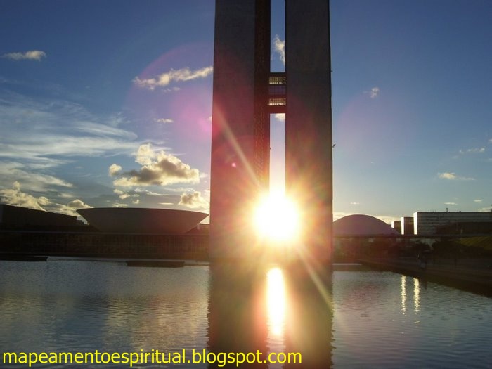 Por do sol do dia 21 de abril. Brasília Mapeamento Espiritual