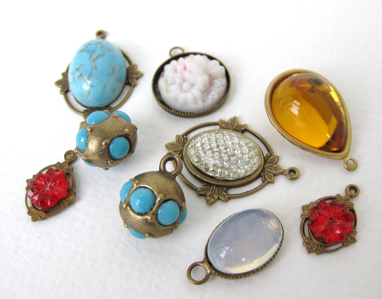Bumbershoot Designs and Supplies Tutorial Tips for Gluing Vintage
