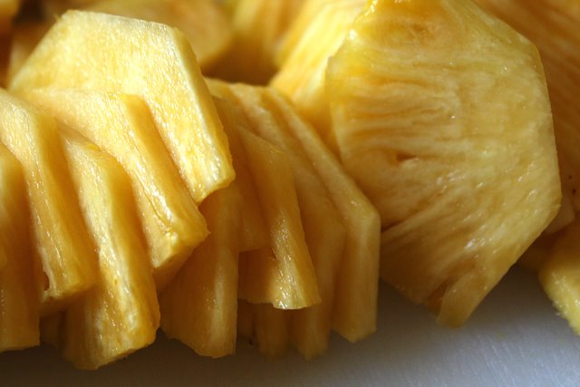[PUC+Sliced+Pineapples.JPG]