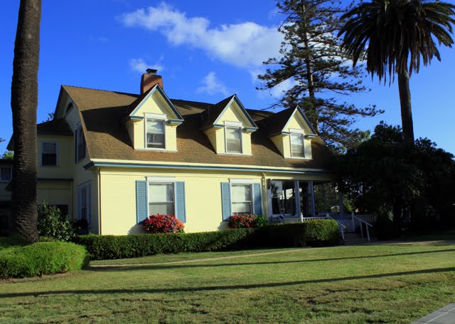 [Coronado+Wizard+of+Oz+house.jpg]