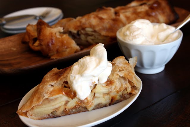 [Plated+Quick+Apple+Strudel.JPG]