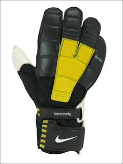 nike confidence goalkeeper gloves