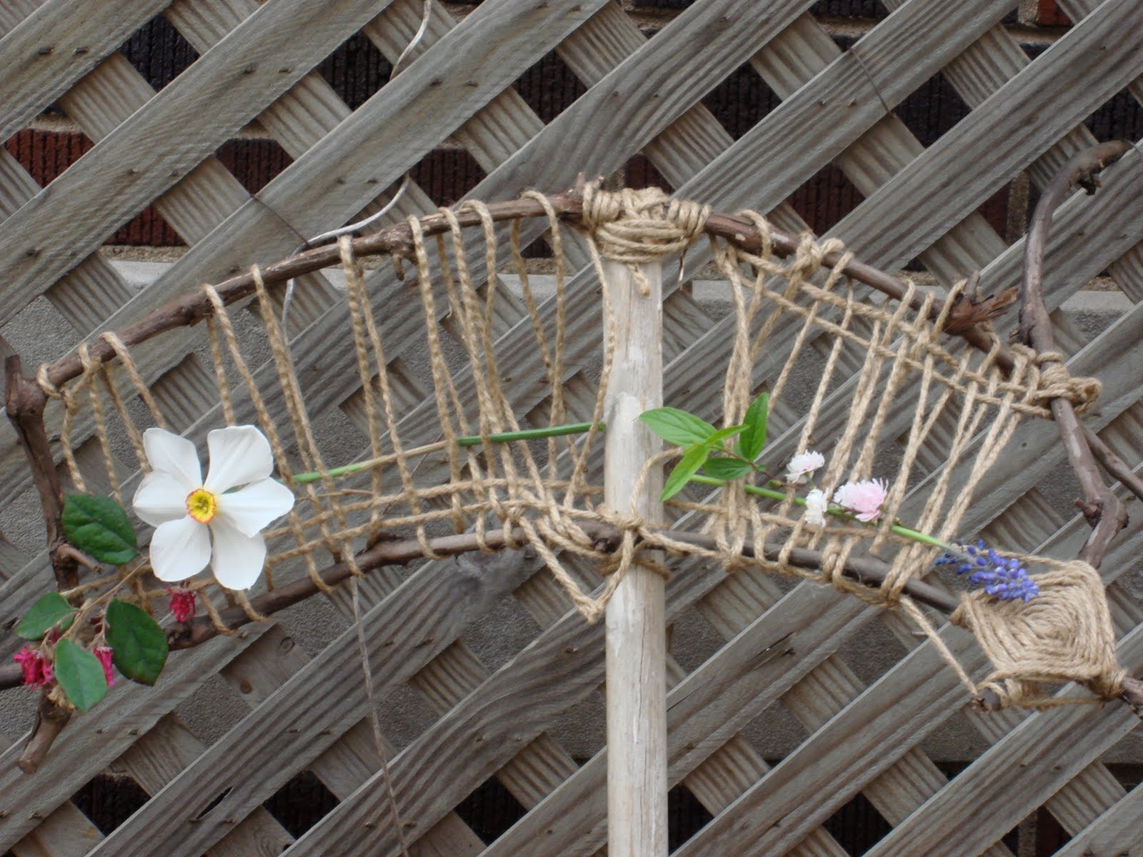 Bagheera Yoga: My New Garden Loom