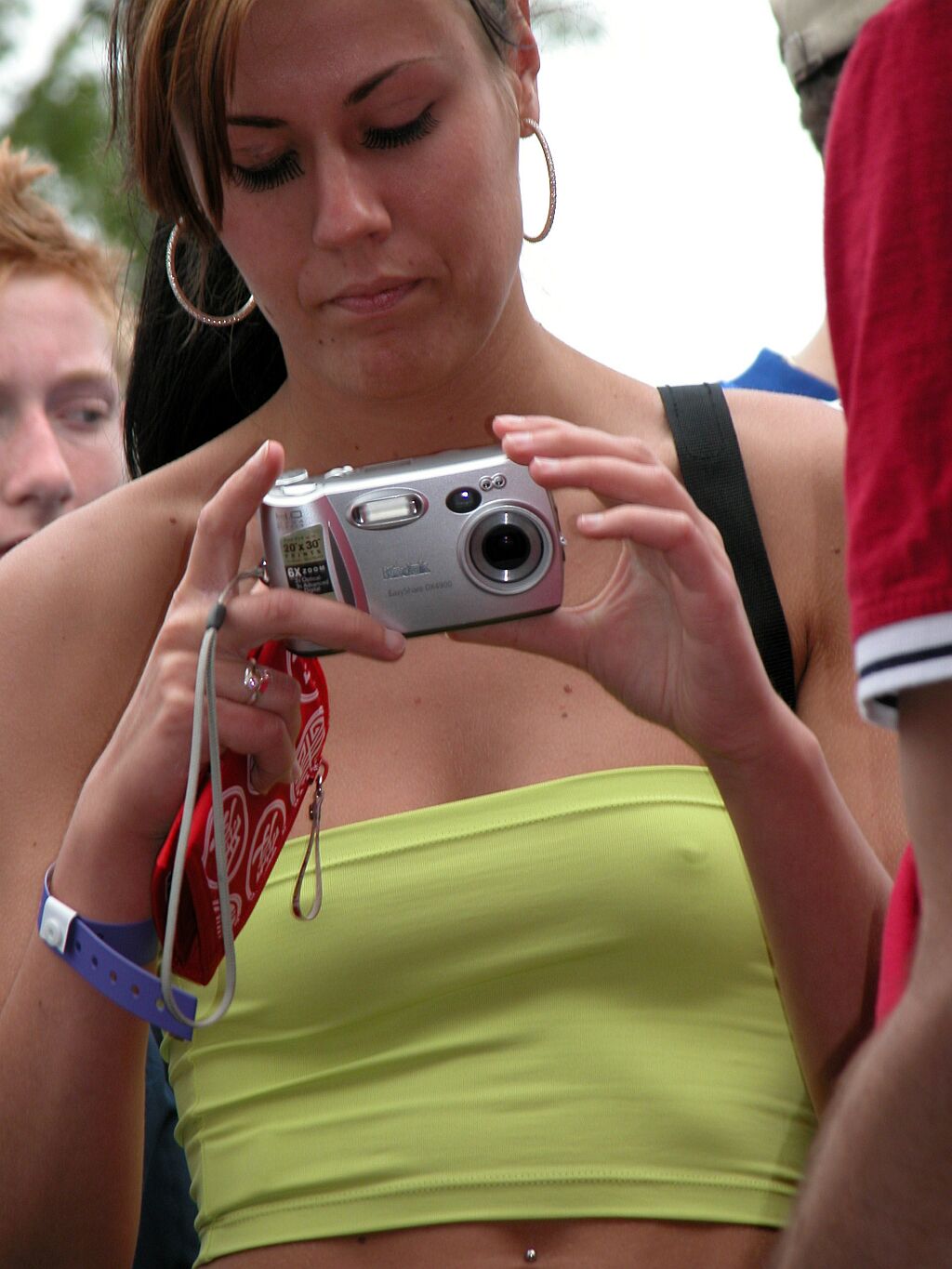 Inconnues sans soutien-gorge 