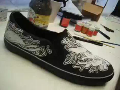 Como pintar zapatos o zapatillas