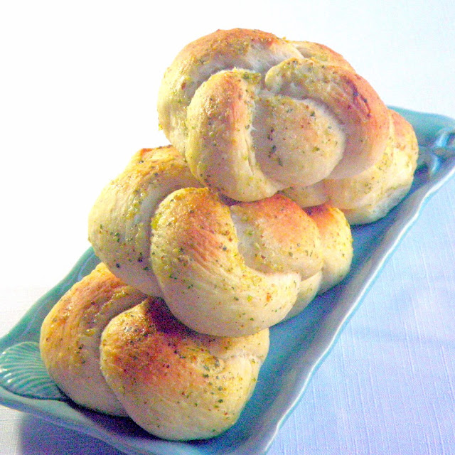 52 Ways to Cook "Knot" Rolls... Green Onion Cilantro Knot Rolls
