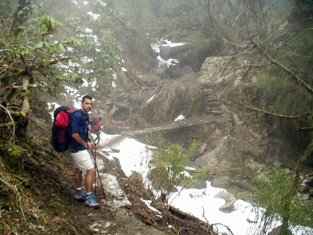 [nepal+04+trekking+072.jpg]