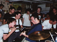 closed hands saetia closed hands saetia