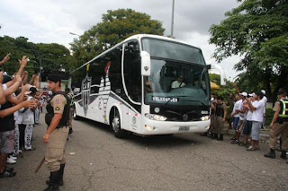 bus%C3%A3o+chegando - Atlético x América