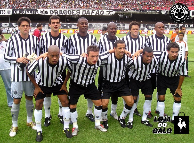 [GALO+LANÇANDO+CAMISA.jpg]