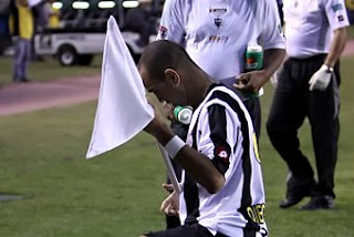 MIRANDO O URUBU, DE OLHO NO PORCO toca+viola - MIRANDO O URUBU, DE OLHO NO PORCO