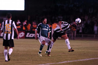 TIRANDOA++BOLA+DO+PALMEIRAS - Quintoube: Atlético x Corinthians
