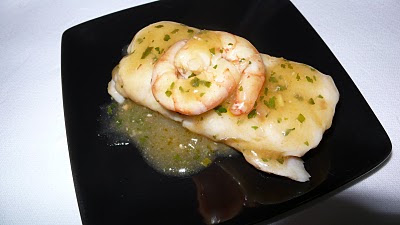  Lomos de merluza con <strong>salsa</strong> de <strong>gambas</strong> al ajillo 