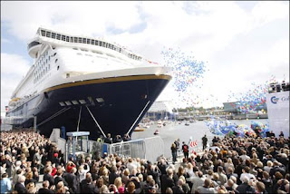 Mais de 150 mil pessoas acompanharam o show do a-ha no porto de Kiel, na Alemanha. Foto: Scanpix/VG