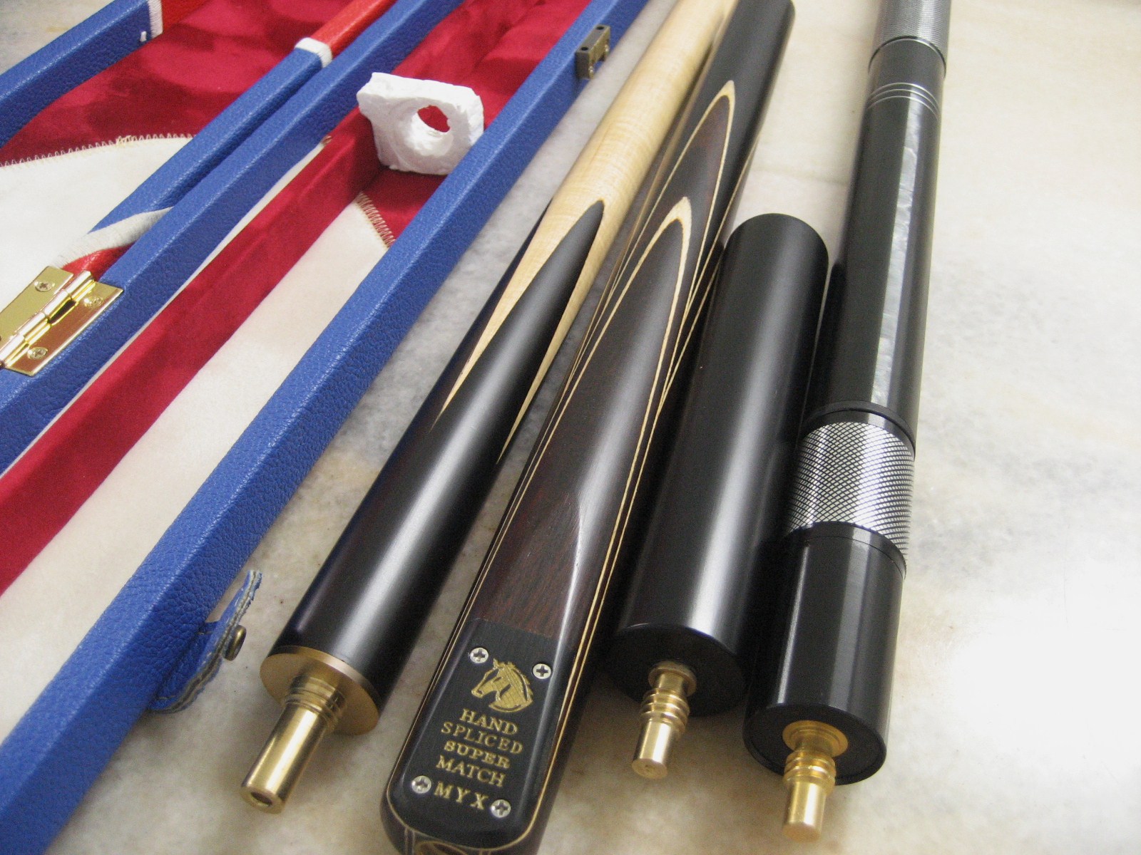: High End Complete Snooker Cue Set