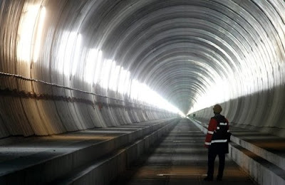the longest tunnel alan burgess the longest tunnel alan burgess