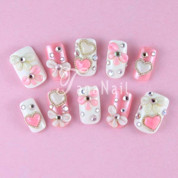 みお Princess dreams~ ♔: Pink kawaii nail art