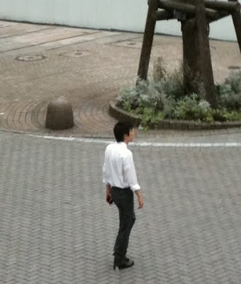 Le Japon le paradis de la chemise blanche...