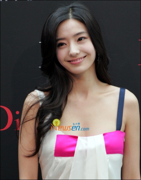 Beautiful Girl Korean Hairstyles, Long Hairstyle 2011, Hairstyle 2011, New Long Hairstyle 2011, Celebrity Long Hairstyles 2105