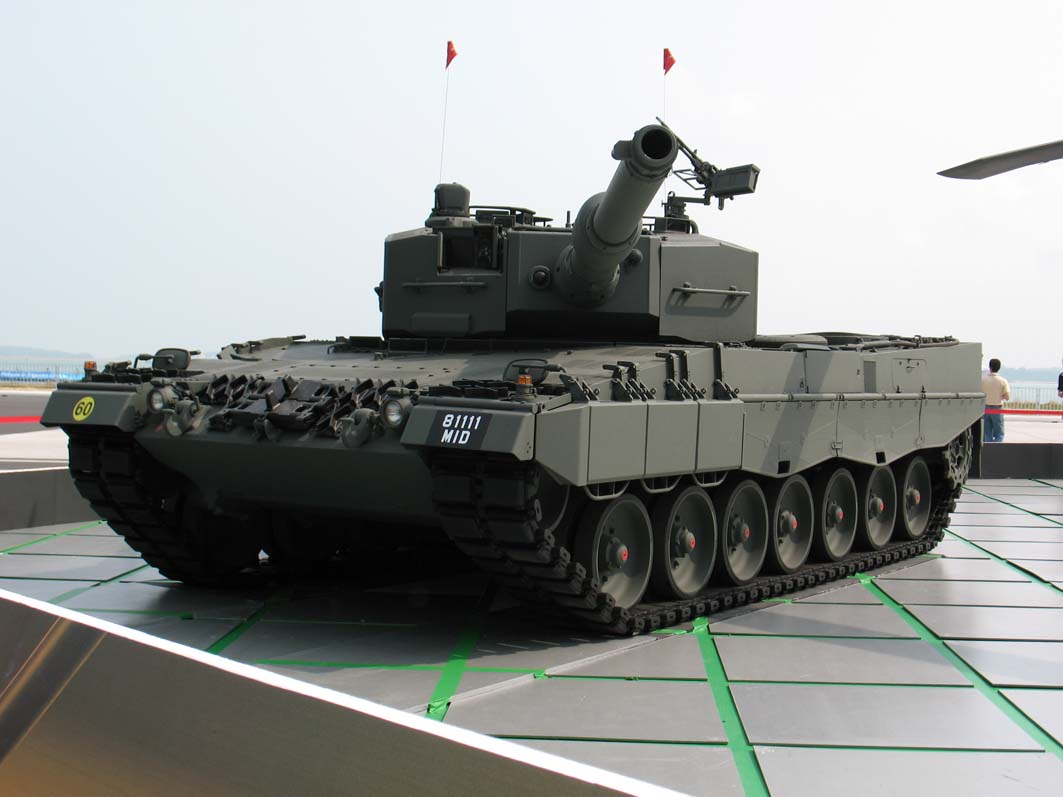 Leopard_2A4.jpg